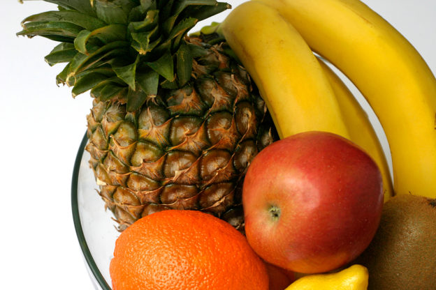 whole foods, whole fruit, fruit vs. fruit juice, benefits of fruit,